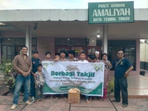 Bulan Penuh Berkah, Keluarga Besar PD IWO Tebing Tinggi Berbagi Takjil Di Bulan Ramadhan